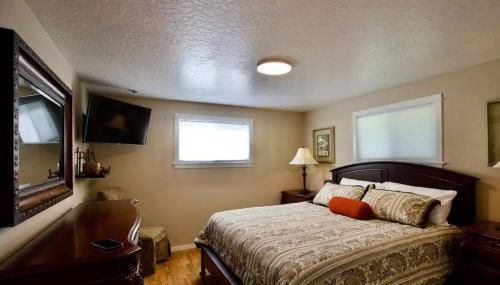 Centrally Located Redmond Retreat with Pool Table - Foto 2