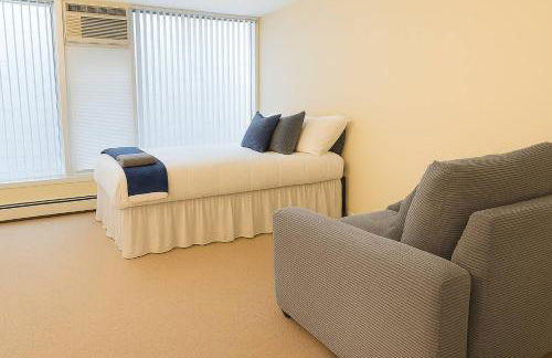 Downtown A2 Gem - Next to Hospitals, Stadium & Restaurants - Foto 29