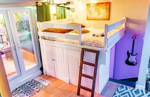Shoreditch Cinema & Sauna retreat- 2BDR House with Garden & Games Room - Sleeps 6 - Photo 10