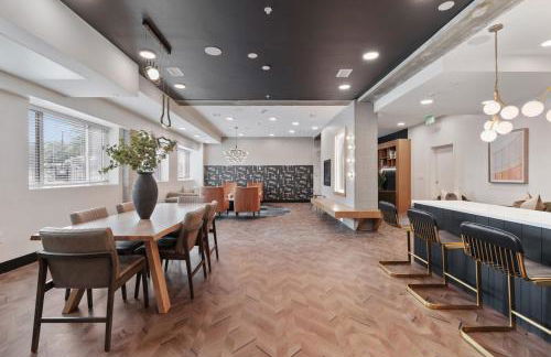 2BR and 2BA Near Events, Dining, and TRAX - Foto 41