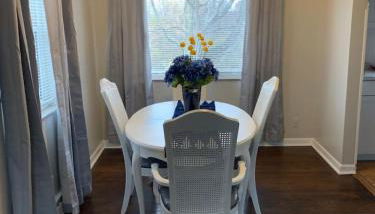 Lovely Retreat Backyard With Deck and entertain room - Photo 4