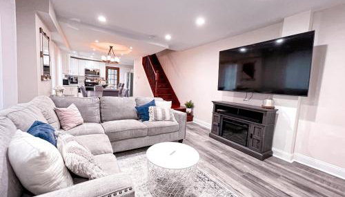 Cheerful & Modern Home w/ a Walkout Deck Area - Foto 4