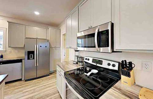 Serenity Views Comfort - Close to City & Parkway! - Foto 10
