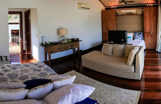 Mansão Exuberante Pé na Areia Ferradura - Photo 23