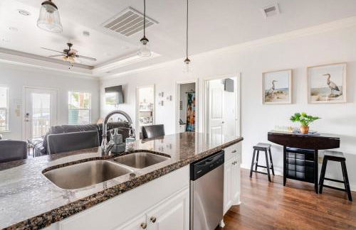 Welcome To Sarenity a 3Bd 2Bth home in Crystal Beach, Tx - Foto 42