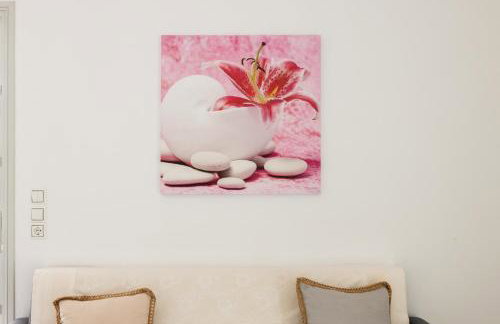 Lydia's East Apartment - Photo 16