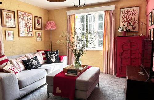 Unique Old Bakery Retreat - Photo 5