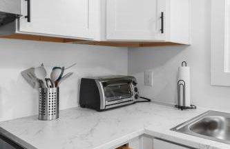 Minutes From UNC - 15 Min to Duke - Private Deck - Foto 16