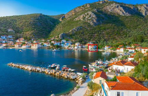 Sea Side Studio with Balcony and Sea View - Photo 5