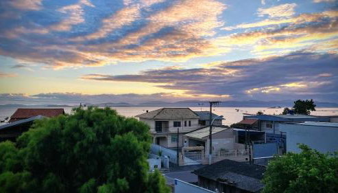 Apto na Praia João Rosa com vista Panorâmica para o Mar! 2 quartos, 2 camas de casal - Foto 2