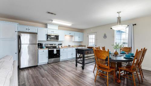 Deep Blue Yonder - Ping-pong! Bikes! Games! Cute and cozy 3-bed, 2-bath home in the heart of Crystal Beach! - Foto 4, dishwasher