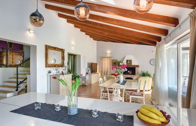 Villa with Swimming Pool, Volleyball Court & Hot Tub, near Rovinj - Foto 8