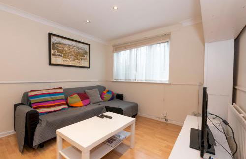 Spacious 3-Bed Home Woolwich O2 Crossrail - Pass the Keys - Foto 6
