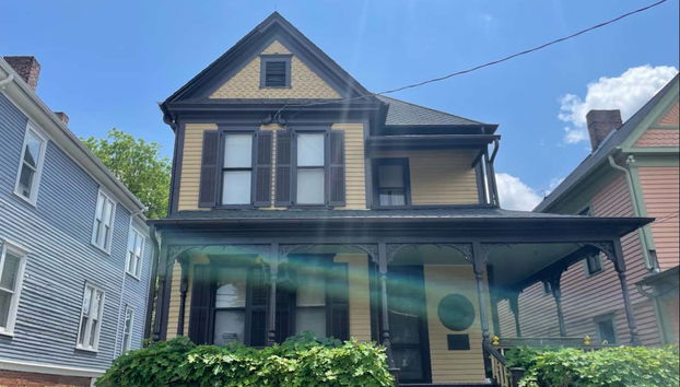 Contemplando los exteriores de la casa natal de Luther King