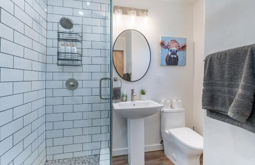 Downtown Bungalow -Duplex - EV Charger - Foto 45