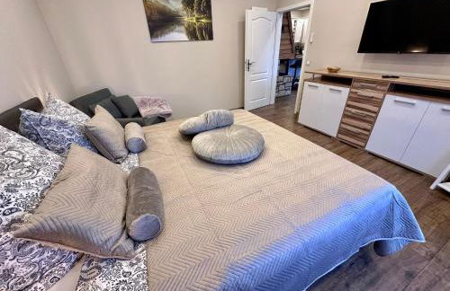 Ferienhaus MILA - Pool, Sauna, Whirlwanne, 5000qm Privatgelände mit Bolzplatz - Foto 17