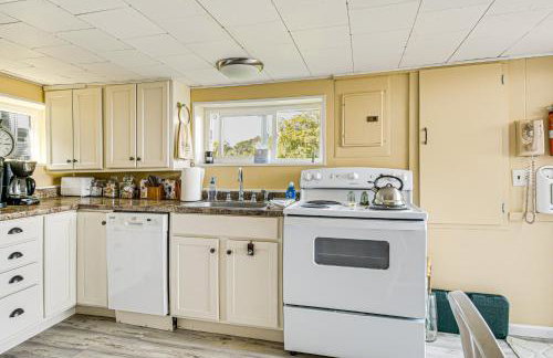 Bayfront Red Creek Vacation Rental with Boat Dock! - Foto 11