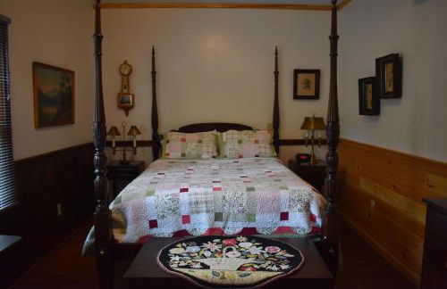 Restored1850s log cabin, with gazebo and gardens! 1 mile to downtown Weaverville - Foto 47