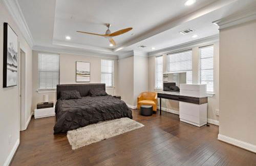 Modern Loft Unit with Patio at the Galleria - Foto 3