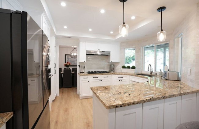 Coming Mid-April 2023! Beautifully upgraded two-story home with backyard oasis - Foto 20