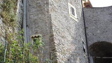A stone tower 1 - Foto 1