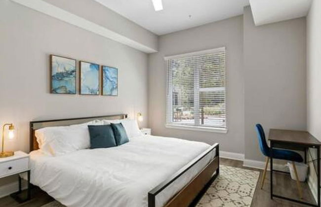 Top Floor Soco 2BR King Suite 8 Mins to Downtown - Foto 9