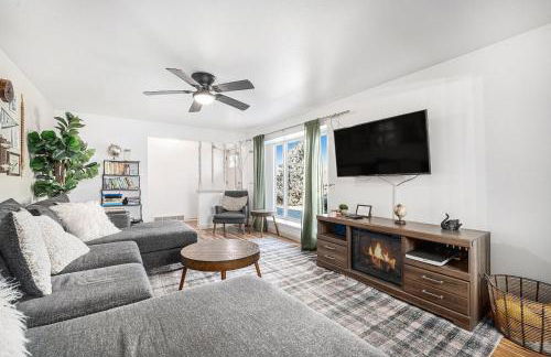 DenverRed Rocks 6BR Sleeps 14 Hot Tub - Foto 3