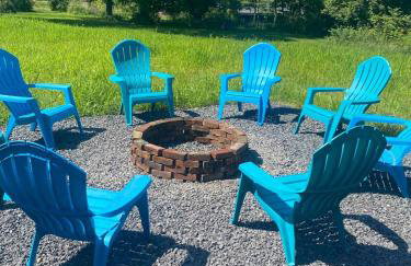 Riverview Bliss in Beautiful Home - Foto 13