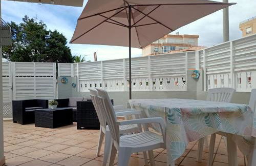 Gran Terraza cerca del mar. - Photo 1