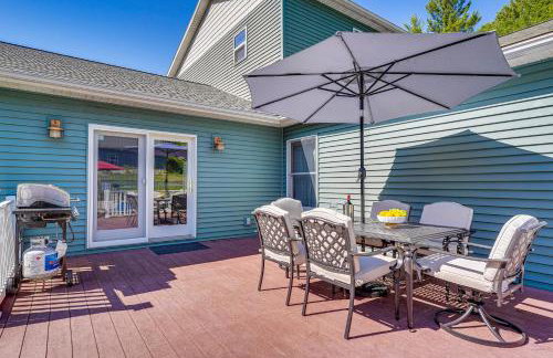 Adirondack Retreat with Heated Pool and Scenic Views! - Foto 27