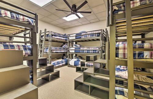 Grand Mountain Retreat in Angel Fire with Game Room! - Foto 29