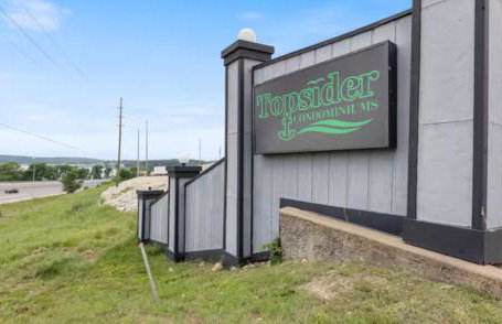 Family-Fun Lakeside Luxury at Topsider in Osage w/ 2 Pools, Prime Views Pack N' Play & Games - Foto 37