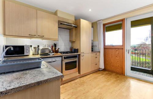 Central MK 2-Bed, Ideal for Work Stays - Foto 3