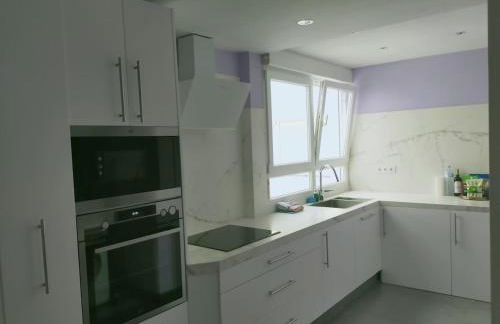 Ático vista mar con terraza - Foto 17