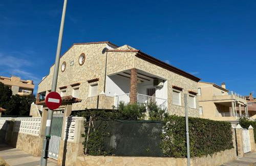 Nice apartment with garden - Photo 5