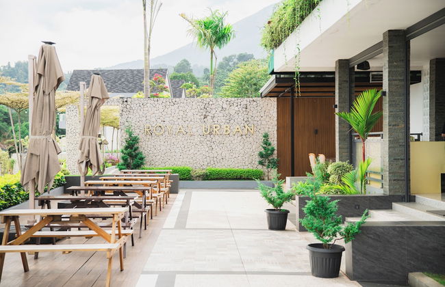 Royal Urban Resort - Photo 16