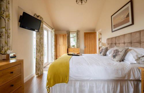 The Country Lodge at Hill House Farm Cheshire - Photo 12