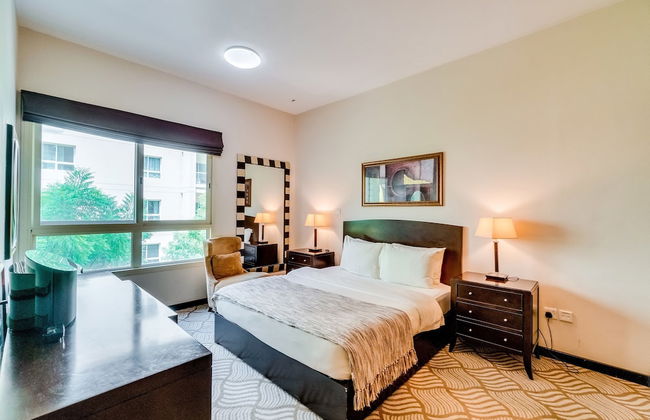 1 Bedroom Apartment Greens - Photo 3