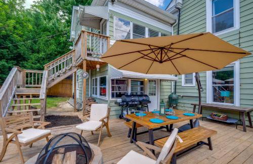 4 Mi to Liberty U Huge Home with Yard and Hot Tub - Foto 1