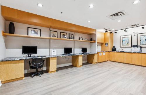 2BR Luxury City Suite With Gym & Pool - Foto 34