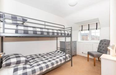 9 College Court Spacious, Modern 4-Bed Townhouse in York - Pass the Keys - Foto 17