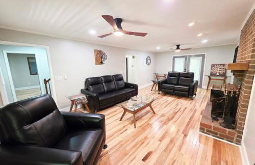 3BR House at Pine Forest Hideaway - 12 Minutes to UNC - Near Jordan Lake - Foto 25