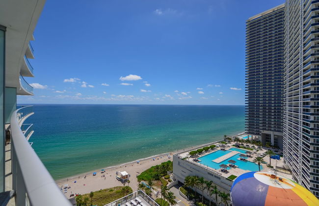 Beachfront Condo with Mesmerizing Views - Foto 41
