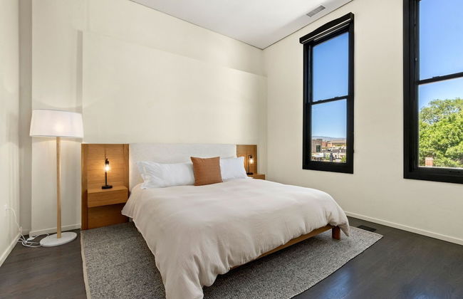 New! Modern Scandinavian Loft in Old Town Square - Photo 3