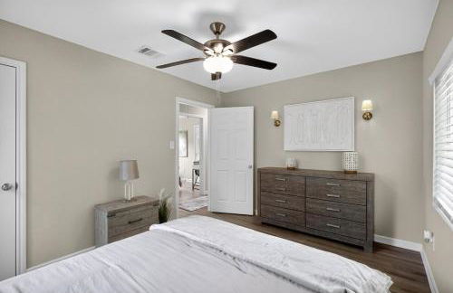 Stylish and Cozy 4BR Home in Houston, Sleeps 9 - Foto 13