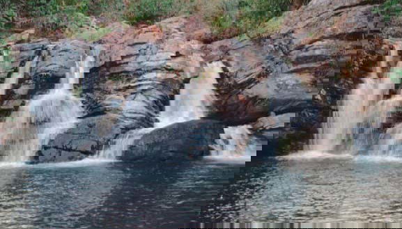 A natural swimming pool at the Araras waterfall
