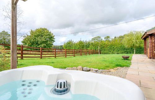 Hunters Lodge - Photo 22