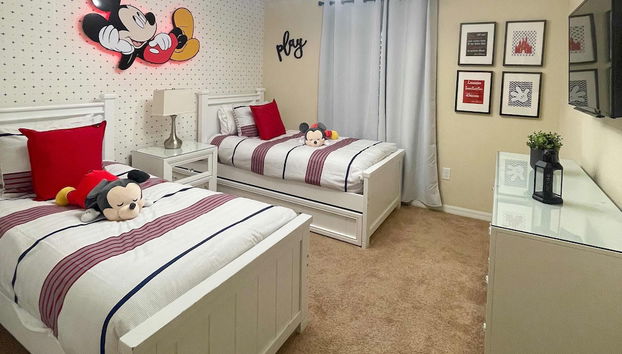 Upstay Family Home w Private Pool Resort Access - Foto 4, Habitación