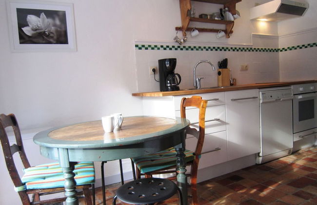 Regional House With Exposed Timber Frame Elements Full of Authenticity and Charm in a Green Area - Photo 17