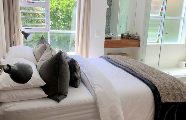 Clifton YOLO Spaces – Clifton Beachfront Penthouse - Photo 9